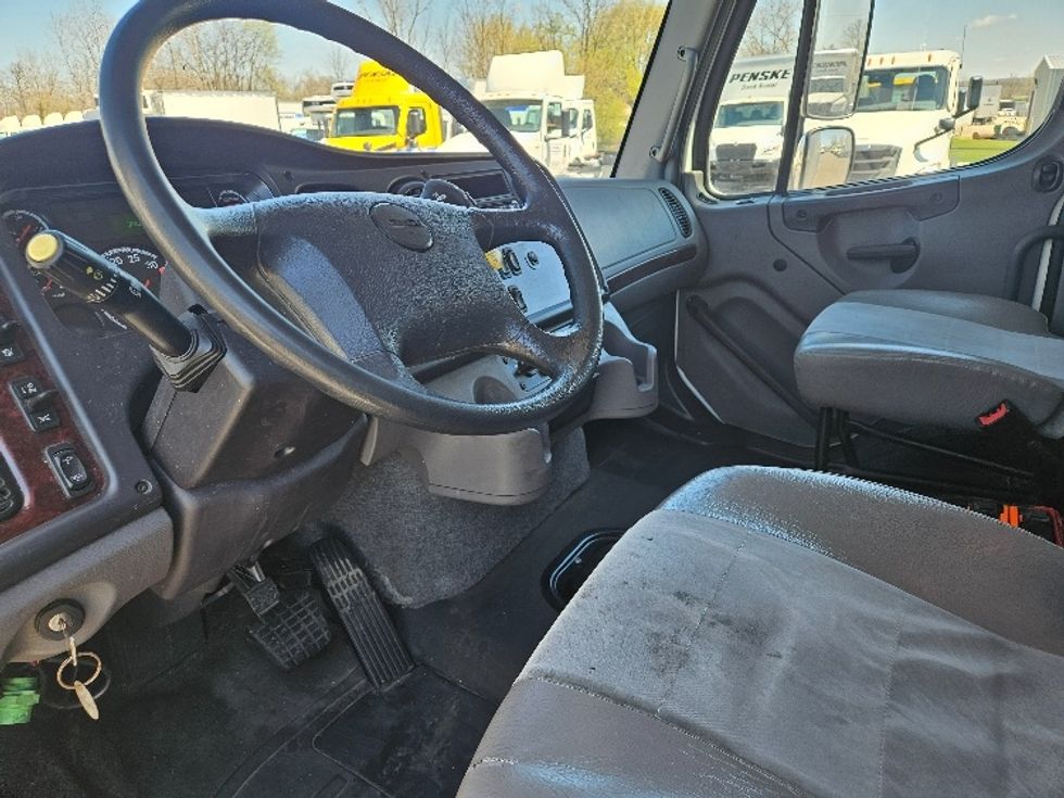 Medium Duty Box Truck-Light and Medium Duty Trucks-Freightliner-2021-M211264S-Piqua-OH-382,554\n\t\tmiles-$ 92,750 - Image 17