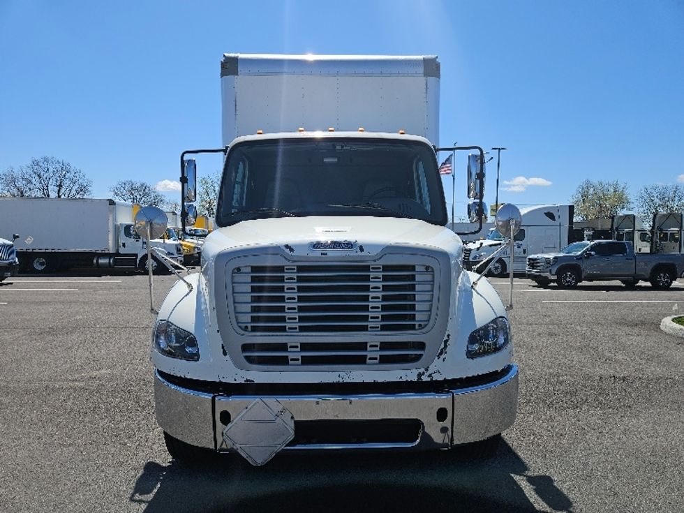 Medium Duty Box Truck-Light and Medium Duty Trucks-Freightliner-2021-M211264S-Piqua-OH-382,554\n\t\tmiles-$ 92,750 - Image 2