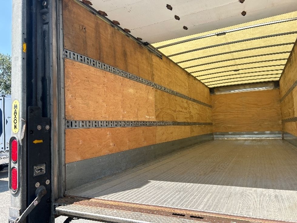 Medium Duty Box Truck-Light and Medium Duty Trucks-Freightliner-2022-M2-Abbotsford-BC-280,927\n\t\tkm-$ 74,250 - Image 11