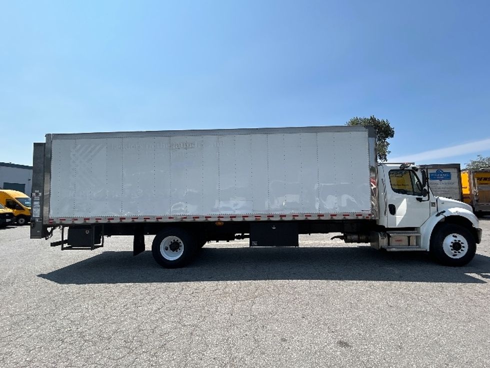 Medium Duty Box Truck-Light and Medium Duty Trucks-Freightliner-2022-M2-Abbotsford-BC-280,927\n\t\tkm-$ 74,250 - Image 15