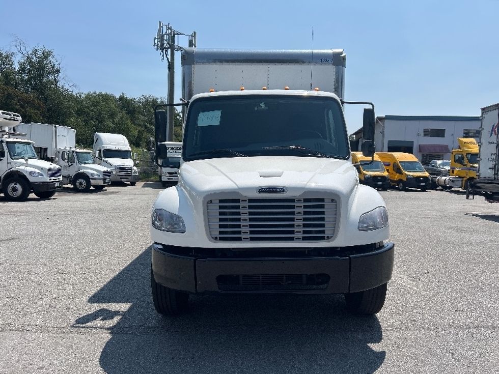 Medium Duty Box Truck-Light and Medium Duty Trucks-Freightliner-2022-M2-Abbotsford-BC-280,927\n\t\tkm-$ 74,250 - Image 2