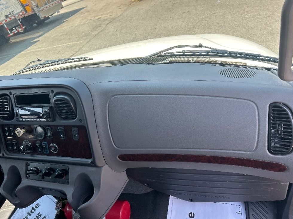 Medium Duty Box Truck-Light and Medium Duty Trucks-Freightliner-2022-M2-Abbotsford-BC-280,927\n\t\tkm-$ 74,250 - Image 21