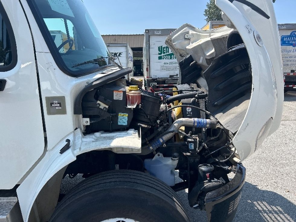 Medium Duty Box Truck-Light and Medium Duty Trucks-Freightliner-2022-M2-Abbotsford-BC-280,927\n\t\tkm-$ 74,250 - Image 23