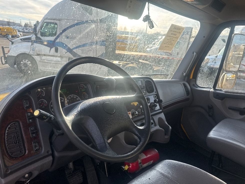 Medium Duty Box Truck-Light and Medium Duty Trucks-Freightliner-2022-M2-Akron-OH-125,282\n\t\tmiles-$ 71,750 - Image 17