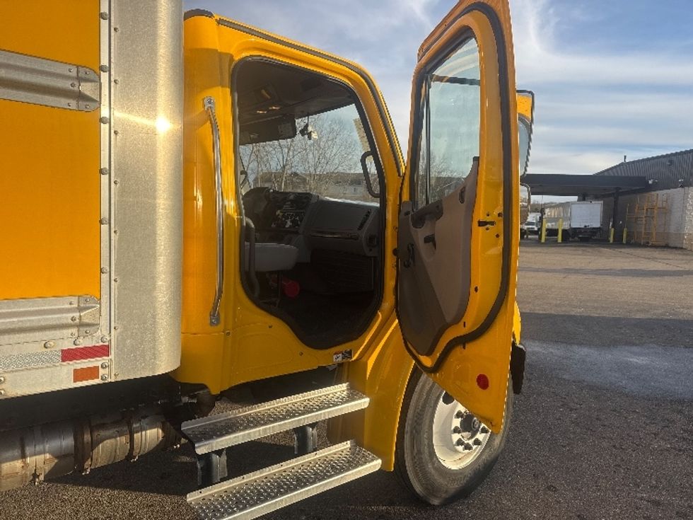 Medium Duty Box Truck-Light and Medium Duty Trucks-Freightliner-2022-M2-Akron-OH-125,282\n\t\tmiles-$ 71,750 - Image 20