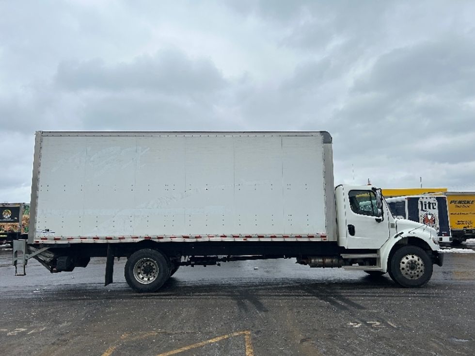 Medium Duty Box Truck-Light and Medium Duty Trucks-Freightliner-2022-M2-Akron-OH-185,989\n\t\tmiles-$ 57,750 - Image 15
