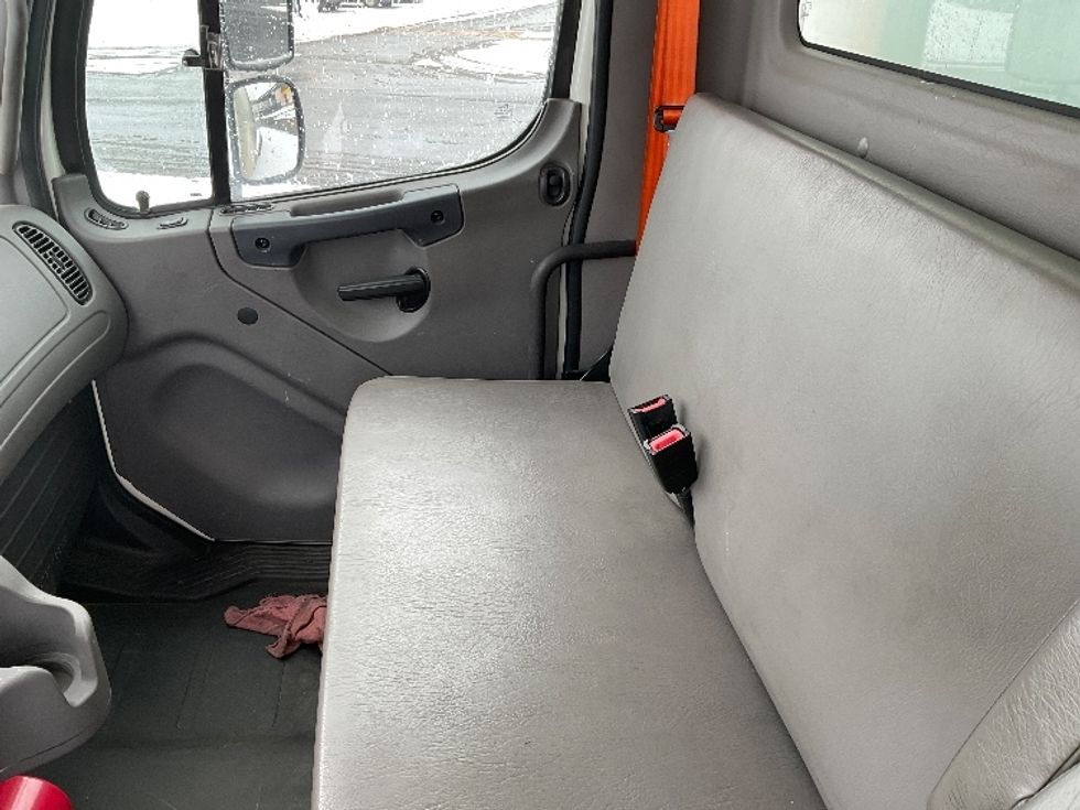 Medium Duty Box Truck-Light and Medium Duty Trucks-Freightliner-2022-M2-Akron-OH-185,989\n\t\tmiles-$ 57,750 - Image 19