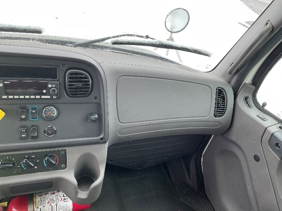 Medium Duty Box Truck-Light and Medium Duty Trucks-Freightliner-2022-M2-Akron-OH-185,989\n\t\tmiles-$ 57,750 - Image 21