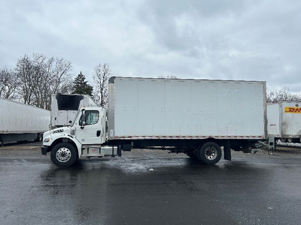 Medium Duty Box Truck-Light and Medium Duty Trucks-Freightliner-2022-M2-Akron-OH-185,989\n\t\tmiles-$ 57,750 - Image 4