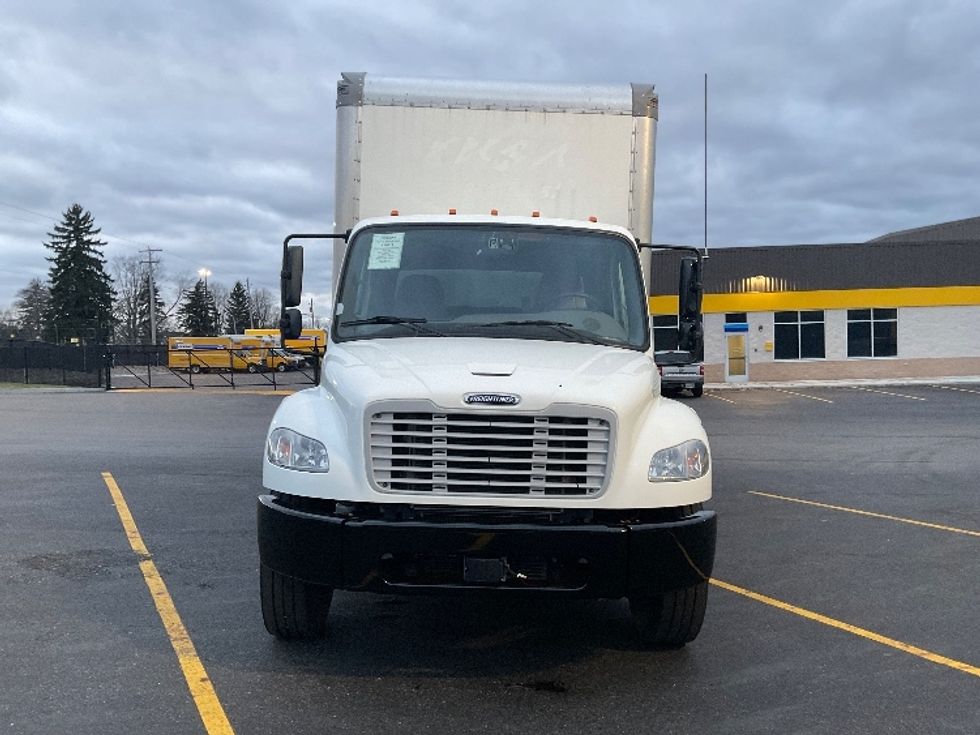 Medium Duty Box Truck-Light and Medium Duty Trucks-Freightliner-2022-M2-Akron-OH-189,095\n\t\tmiles-$ 54,750 - Image 2