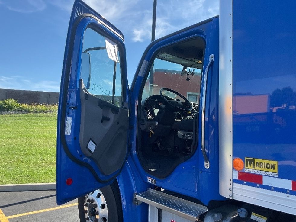 Medium Duty Box Truck-Light and Medium Duty Trucks-Freightliner-2022-M2-Akron-OH-196,223\n\t\tmiles-$ 50,750 - Image 15