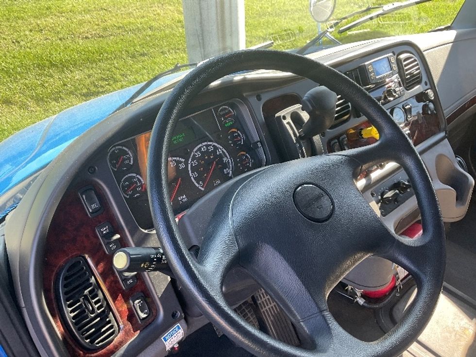 Medium Duty Box Truck-Light and Medium Duty Trucks-Freightliner-2022-M2-Akron-OH-196,223\n\t\tmiles-$ 50,750 - Image 16