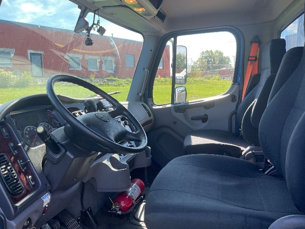 Medium Duty Box Truck-Light and Medium Duty Trucks-Freightliner-2022-M2-Akron-OH-196,223\n\t\tmiles-$ 50,750 - Image 18