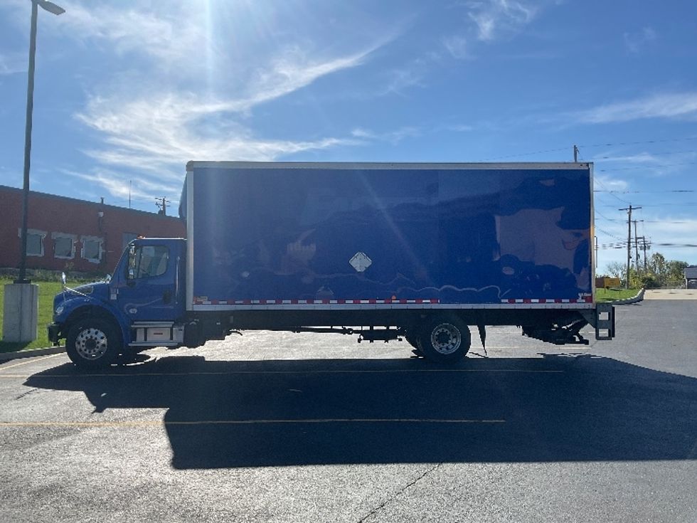 Medium Duty Box Truck-Light and Medium Duty Trucks-Freightliner-2022-M2-Akron-OH-196,223\n\t\tmiles-$ 50,750 - Image 4
