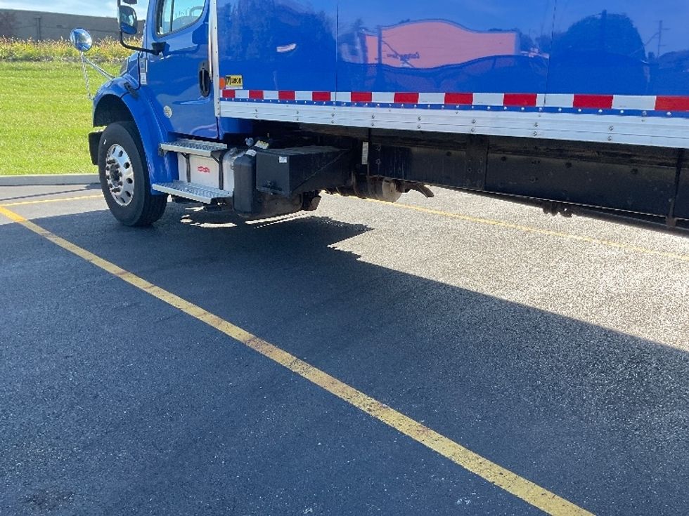 Medium Duty Box Truck-Light and Medium Duty Trucks-Freightliner-2022-M2-Akron-OH-196,223\n\t\tmiles-$ 50,750 - Image 5
