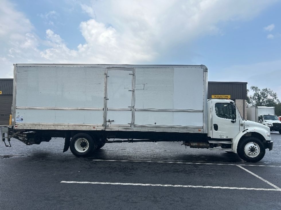 Medium Duty Box Truck-Light and Medium Duty Trucks-Freightliner-2022-M2-Akron-OH-198,937\n\t\tmiles-$ 57,750 - Image 15