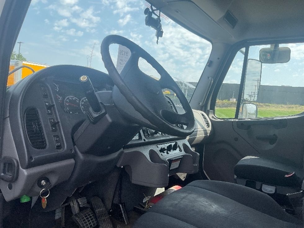 Medium Duty Box Truck-Light and Medium Duty Trucks-Freightliner-2022-M2-Akron-OH-200,673\n\t\tmiles-$ 49,750 - Image 17