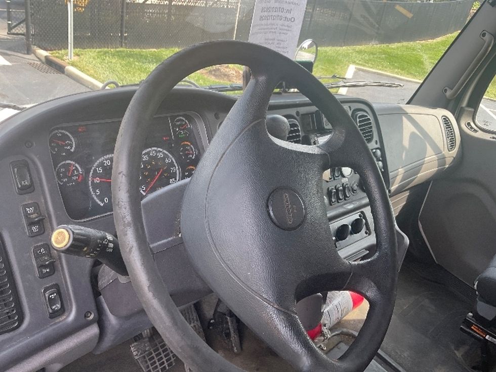 Medium Duty Box Truck-Light and Medium Duty Trucks-Freightliner-2022-M2-Akron-OH-200,673\n\t\tmiles-$ 49,750 - Image 18