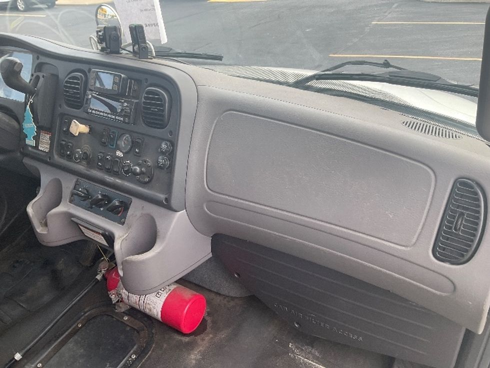 Medium Duty Box Truck-Light and Medium Duty Trucks-Freightliner-2022-M2-Akron-OH-200,673\n\t\tmiles-$ 49,750 - Image 21