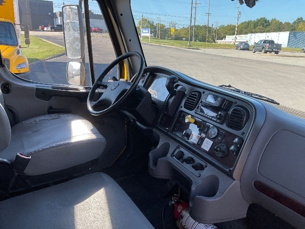 Medium Duty Box Truck-Light and Medium Duty Trucks-Freightliner-2022-M2-Akron-OH-209,615\n\t\tmiles-$ 54,750 - Image 22