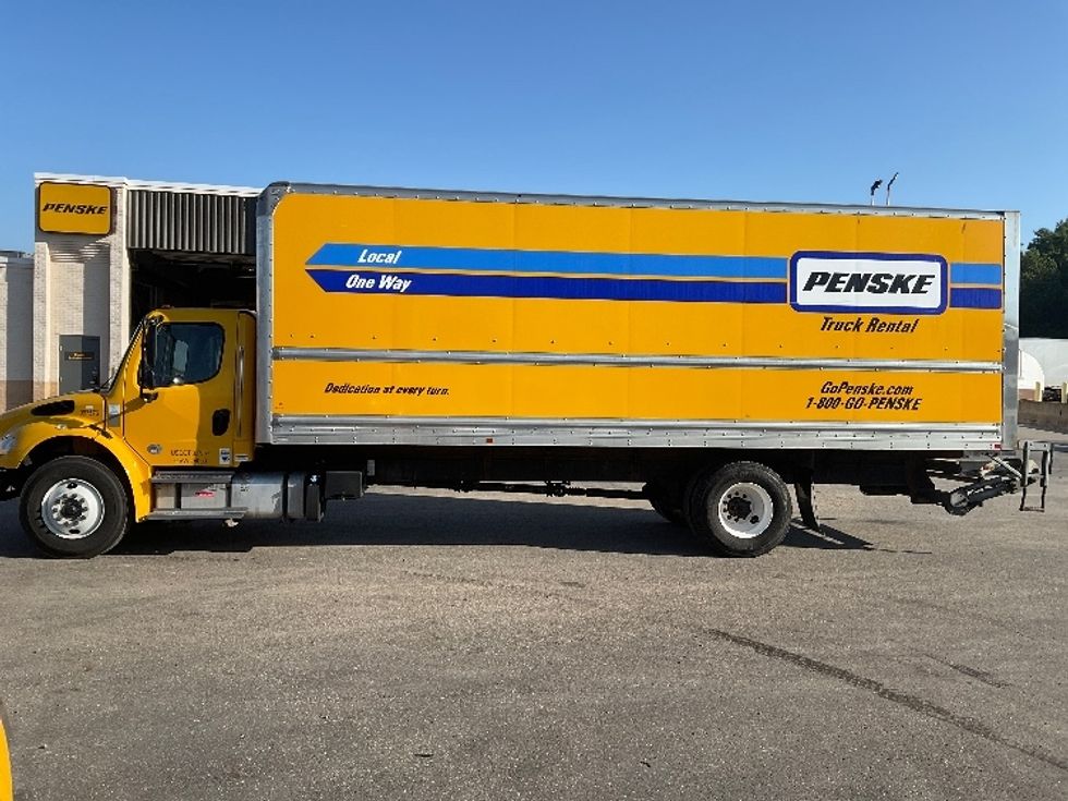 Medium Duty Box Truck-Light and Medium Duty Trucks-Freightliner-2022-M2-Akron-OH-209,615\n\t\tmiles-$ 54,750 - Image 4