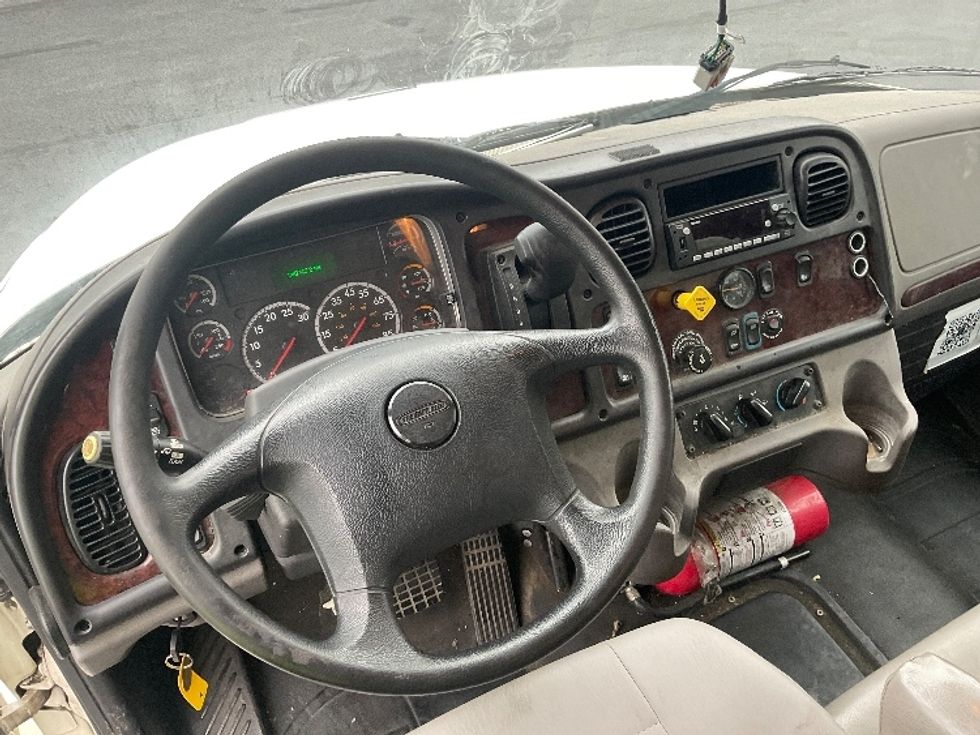 Medium Duty Box Truck-Light and Medium Duty Trucks-Freightliner-2022-M2-Akron-OH-241,286\n\t\tmiles-$ 55,750 - Image 18