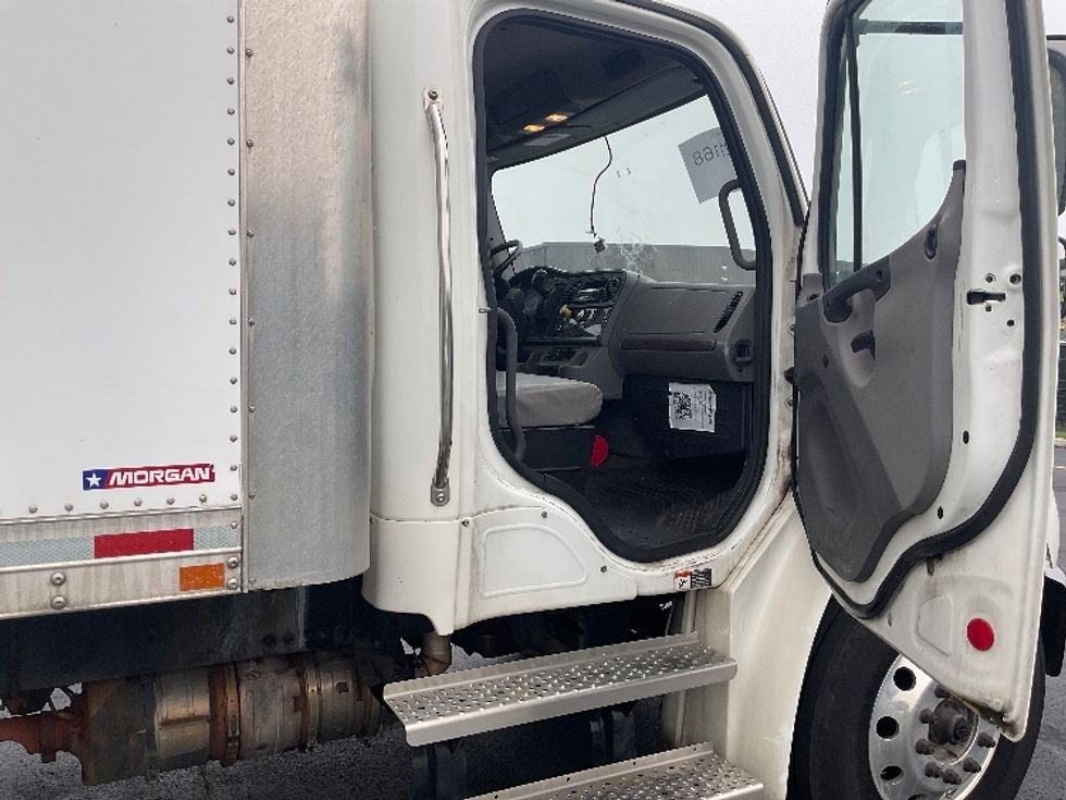 Medium Duty Box Truck-Light and Medium Duty Trucks-Freightliner-2022-M2-Akron-OH-241,286\n\t\tmiles-$ 55,750 - Image 20