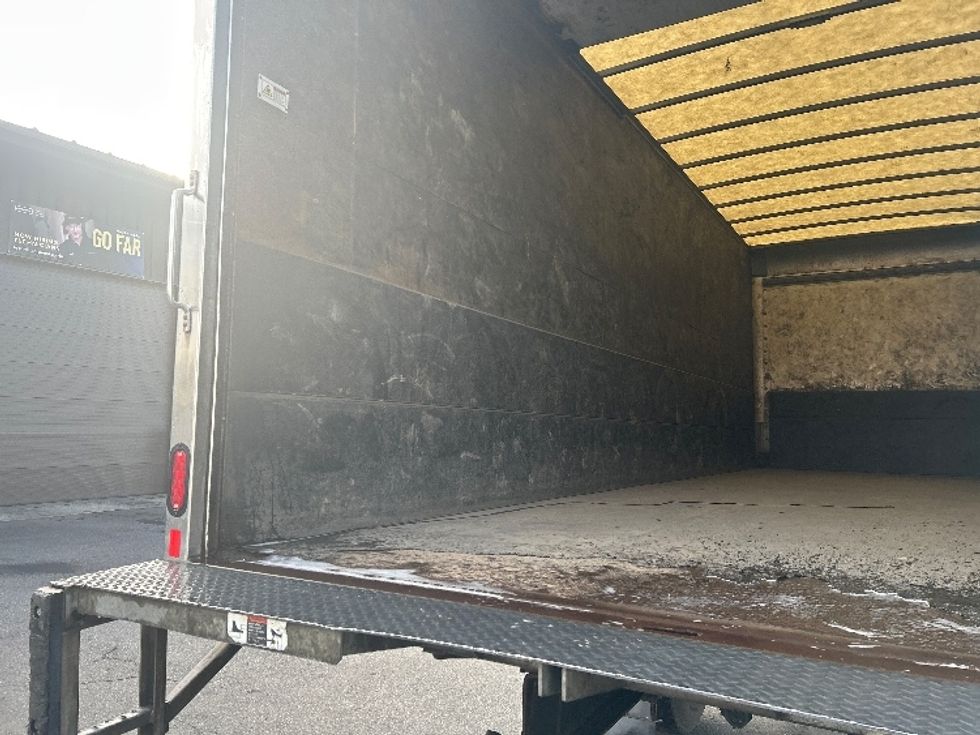 Medium Duty Box Truck-Light and Medium Duty Trucks-Freightliner-2022-M2-Albany-NY-118,937\n\t\tmiles-$ 69,250 - Image 11