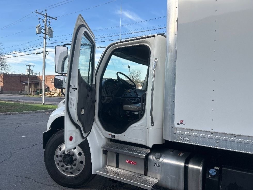 Medium Duty Box Truck-Light and Medium Duty Trucks-Freightliner-2022-M2-Albany-NY-118,937\n\t\tmiles-$ 69,250 - Image 13