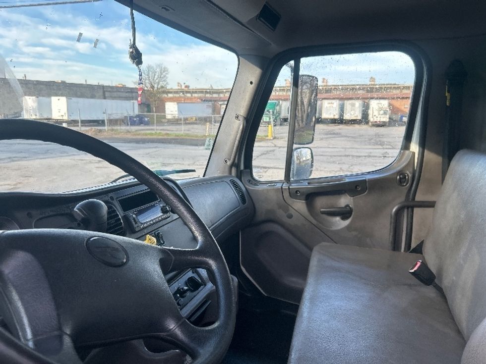 Medium Duty Box Truck-Light and Medium Duty Trucks-Freightliner-2022-M2-Albany-NY-118,937\n\t\tmiles-$ 69,250 - Image 19