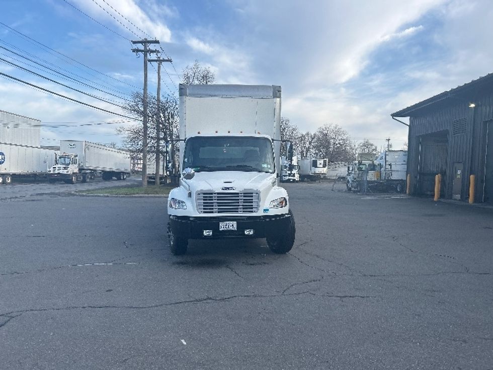 Medium Duty Box Truck-Light and Medium Duty Trucks-Freightliner-2022-M2-Albany-NY-118,937\n\t\tmiles-$ 69,250 - Image 2