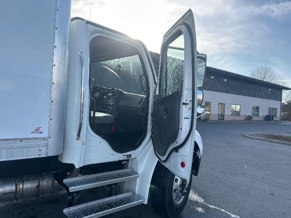 Medium Duty Box Truck-Light and Medium Duty Trucks-Freightliner-2022-M2-Albany-NY-118,937\n\t\tmiles-$ 69,250 - Image 20