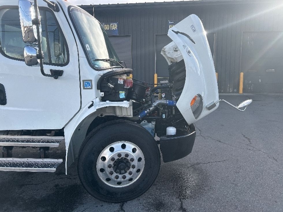Medium Duty Box Truck-Light and Medium Duty Trucks-Freightliner-2022-M2-Albany-NY-118,937\n\t\tmiles-$ 69,250 - Image 23