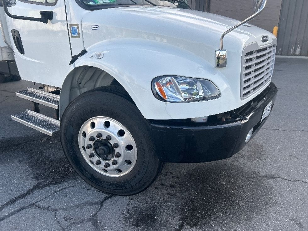 Medium Duty Box Truck-Light and Medium Duty Trucks-Freightliner-2022-M2-Albany-NY-118,937\n\t\tmiles-$ 69,250 - Image 25