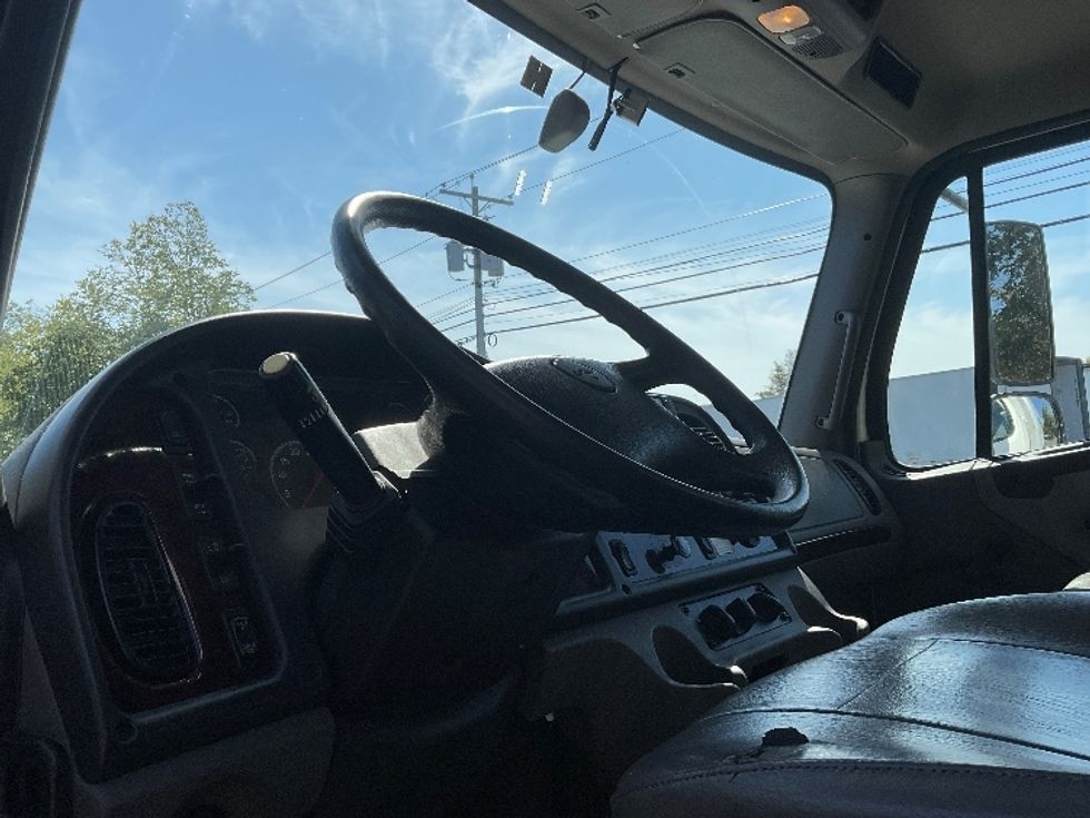 Medium Duty Box Truck-Light and Medium Duty Trucks-Freightliner-2022-M2-Albany-NY-158,488\n\t\tmiles-$ 52,500 - Image 17