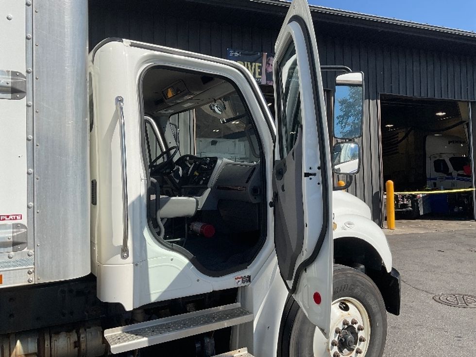 Medium Duty Box Truck-Light and Medium Duty Trucks-Freightliner-2022-M2-Albany-NY-158,488\n\t\tmiles-$ 52,500 - Image 20