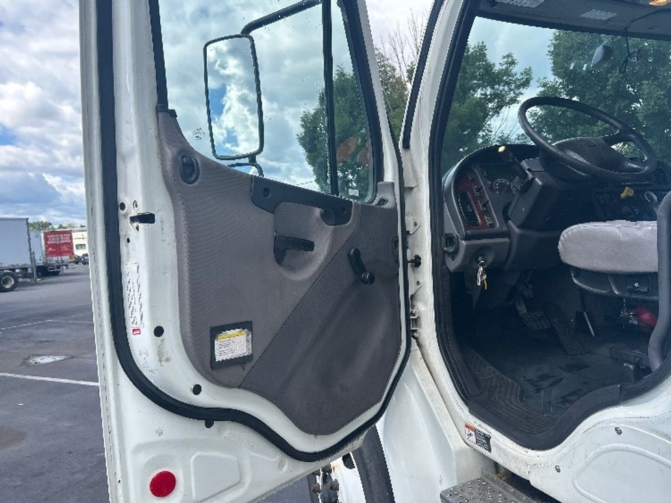 Medium Duty Box Truck-Light and Medium Duty Trucks-Freightliner-2022-M2-Albany-NY-185,071\n\t\tmiles-$ 65,250 - Image 15