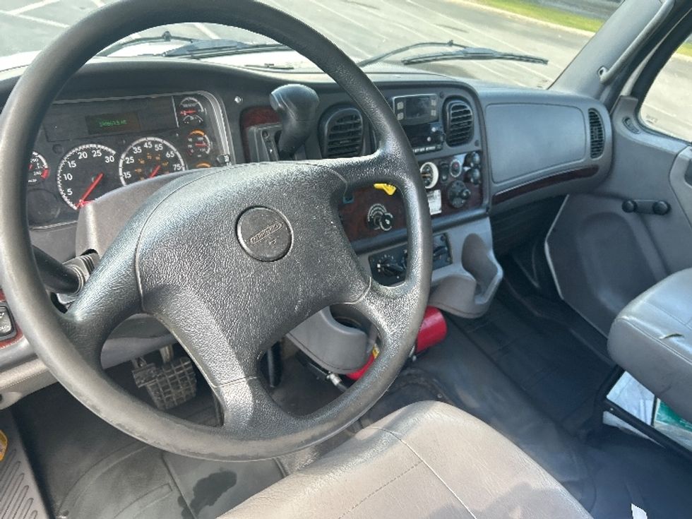 Medium Duty Box Truck-Light and Medium Duty Trucks-Freightliner-2022-M2-Albany-NY-185,071\n\t\tmiles-$ 65,250 - Image 17