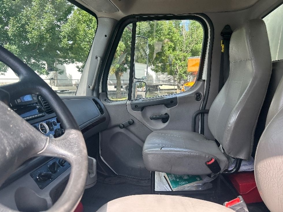 Medium Duty Box Truck-Light and Medium Duty Trucks-Freightliner-2022-M2-Albany-NY-185,071\n\t\tmiles-$ 65,250 - Image 18