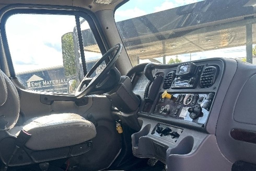 Medium Duty Box Truck-Light and Medium Duty Trucks-Freightliner-2022-M2-Albany-NY-185,071\n\t\tmiles-$ 65,250 - Image 28