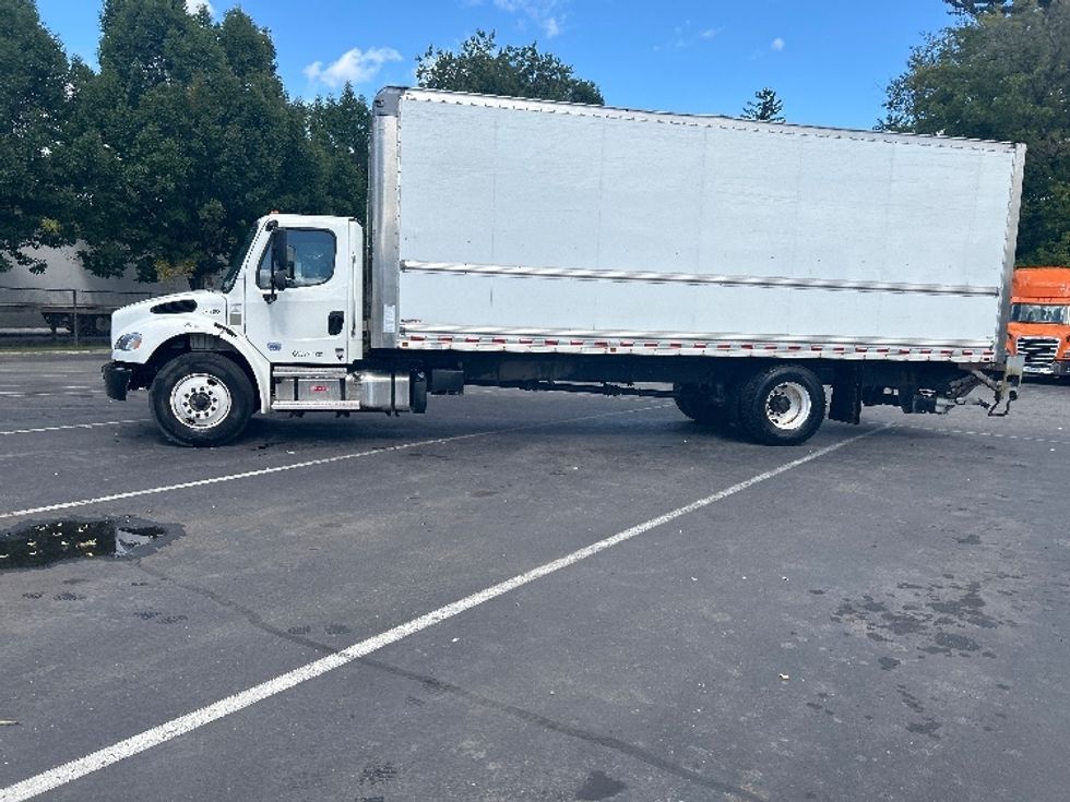 Medium Duty Box Truck-Light and Medium Duty Trucks-Freightliner-2022-M2-Albany-NY-185,071\n\t\tmiles-$ 65,250 - Image 4