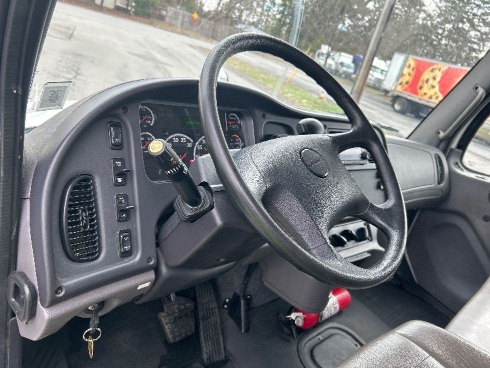 Medium Duty Box Truck-Light and Medium Duty Trucks-Freightliner-2022-M2-Albany-NY-91,637\n\t\tmiles-$ 72,500 - Image 16