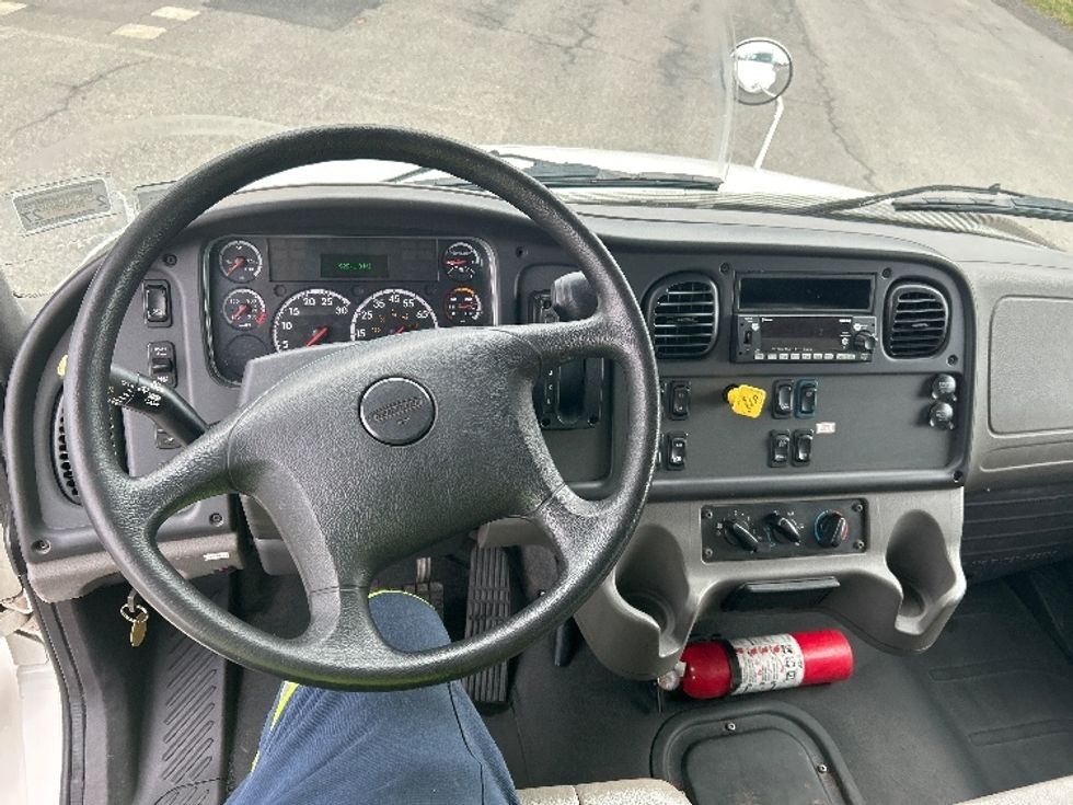 Medium Duty Box Truck-Light and Medium Duty Trucks-Freightliner-2022-M2-Albany-NY-91,637\n\t\tmiles-$ 72,500 - Image 17