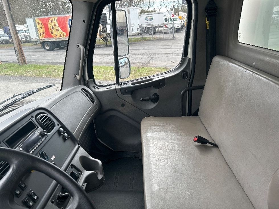 Medium Duty Box Truck-Light and Medium Duty Trucks-Freightliner-2022-M2-Albany-NY-91,637\n\t\tmiles-$ 72,500 - Image 18