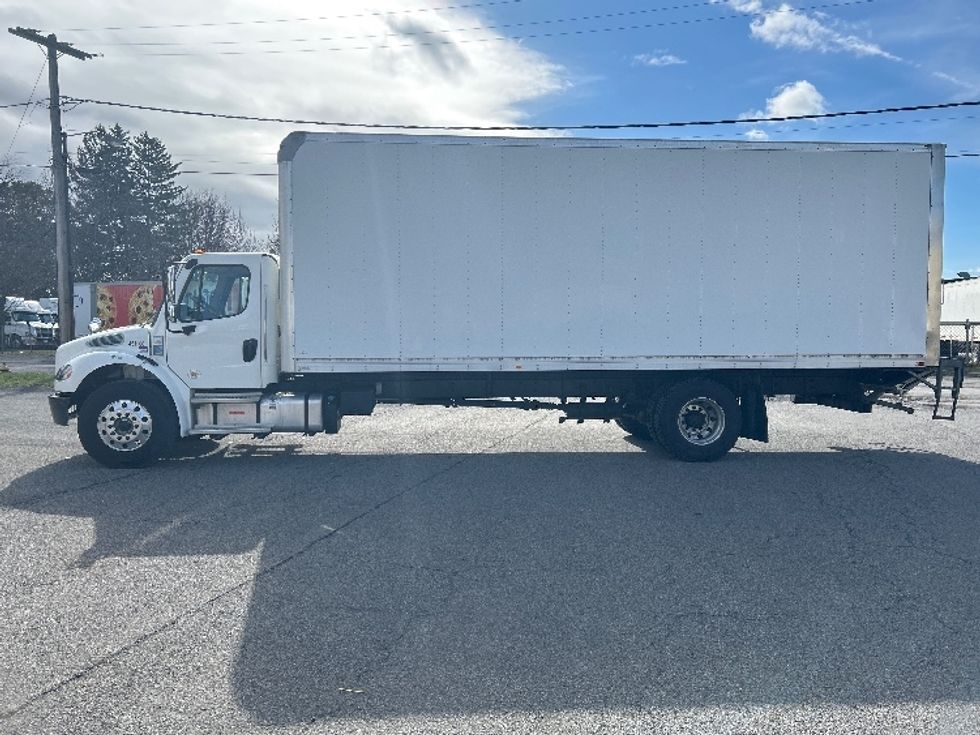 Medium Duty Box Truck-Light and Medium Duty Trucks-Freightliner-2022-M2-Albany-NY-91,637\n\t\tmiles-$ 72,500 - Image 4