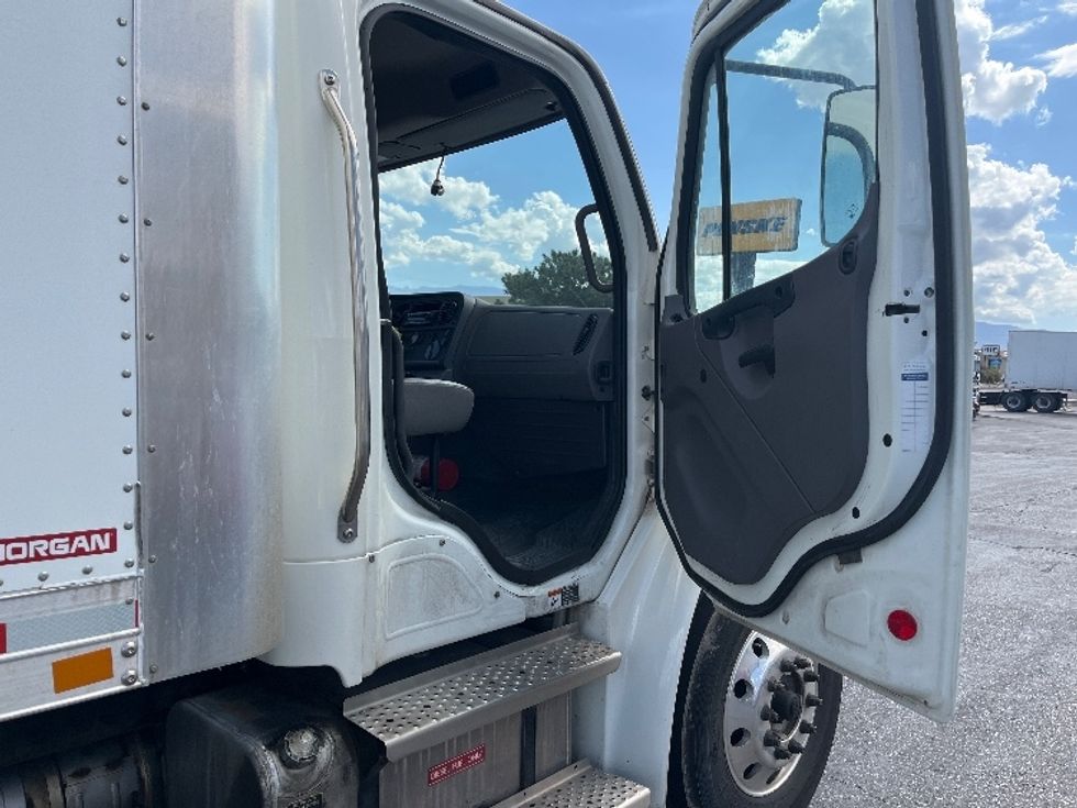 Medium Duty Box Truck-Light and Medium Duty Trucks-Freightliner-2022-M2-Albuquerque-NM-196,659\n\t\tmiles-$ 65,000 - Image 19