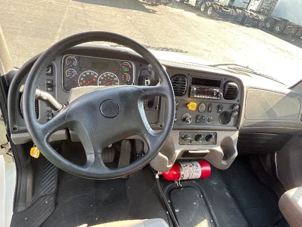 Medium Duty Box Truck-Light and Medium Duty Trucks-Freightliner-2022-M2-Albuquerque-NM-360,123\n\t\tmiles-$ 35,500 - Image 17