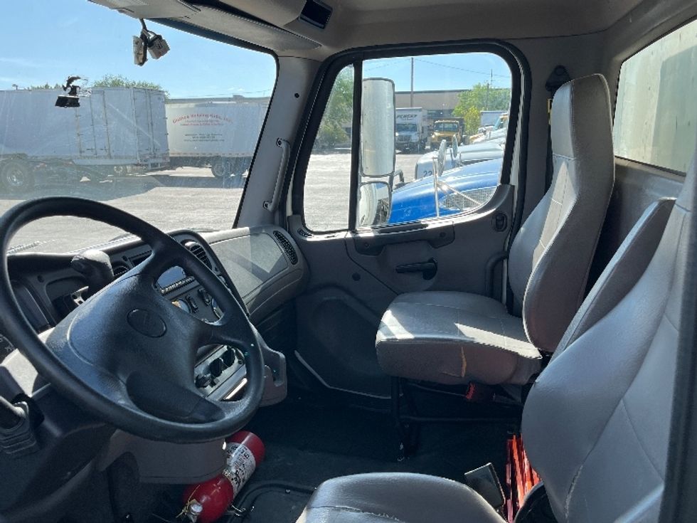 Medium Duty Box Truck-Light and Medium Duty Trucks-Freightliner-2022-M2-Albuquerque-NM-360,123\n\t\tmiles-$ 35,500 - Image 18