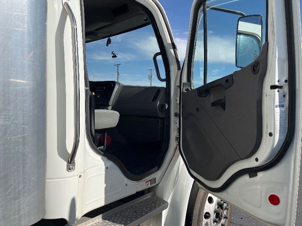 Medium Duty Box Truck-Light and Medium Duty Trucks-Freightliner-2022-M2-Albuquerque-NM-360,123\n\t\tmiles-$ 35,500 - Image 19