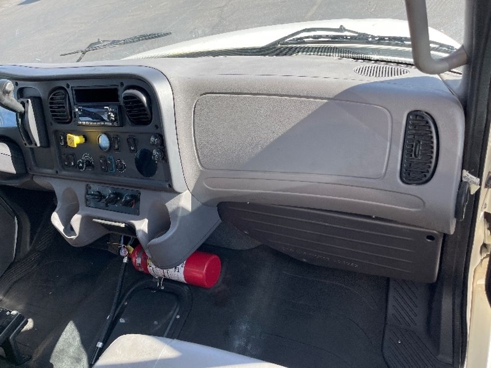 Medium Duty Box Truck-Light and Medium Duty Trucks-Freightliner-2022-M2-Albuquerque-NM-360,123\n\t\tmiles-$ 35,500 - Image 20